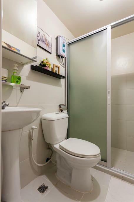 Jen'S Paranaque City Apartment Manila Kültér fotó